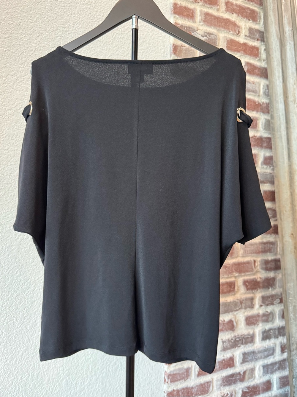 Bundle of 2 Tops Cold-Shoulder Ring Detail Black & Coral Womens Medium - Picture 5 of 9